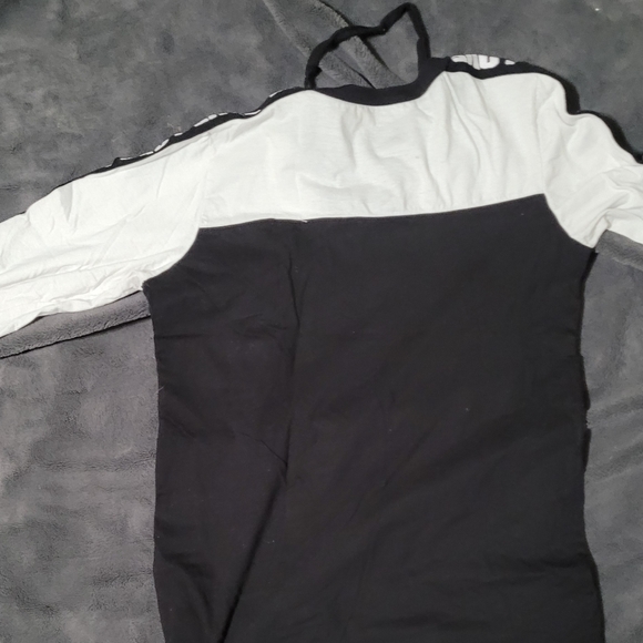 Bobbi Brooks Women's long-sleeve graphic sweater - Picture 2 of 2